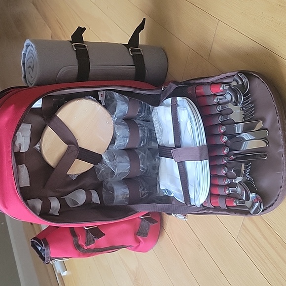 Red Envelope Picnic Backpack - Picture 7 of 12